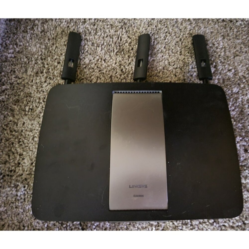 Linksys EA6900 Dual-Band Wireless Router Used Untested